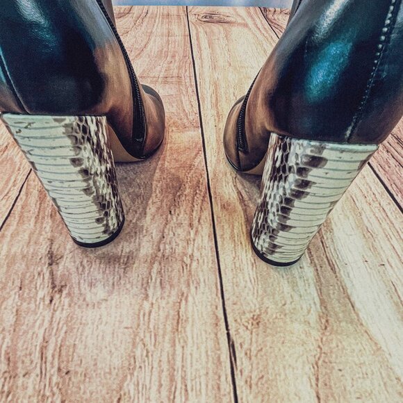 Maiden Lane Solid Black Ankle Boots w/ Snake Heel NWOT, Size: 6M - Picture 4 of 9